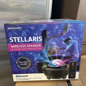 Wireless speaker with starlight projector